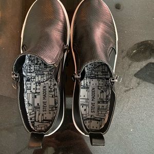 Black steve madden zip ups